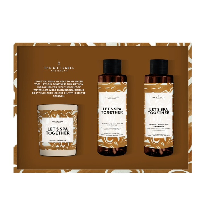 A Gift Label ajándékkészlet, Let's Spa Together, tusfürdő 100 ml, masszázsolaj 100 ml, illatos gyertya, tavirózsa és jázmin illat, vegán, szulfátok és színezékek nélkül