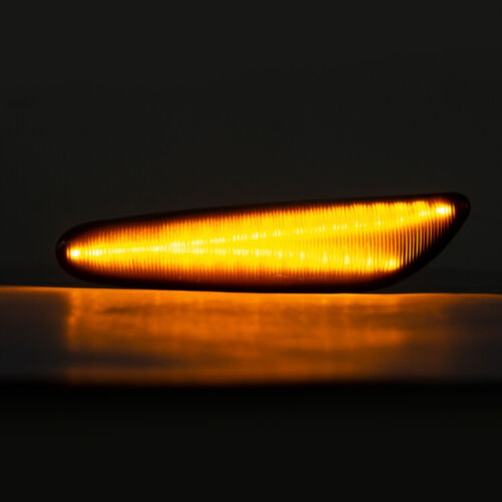 Комплект от 2 димни димни LED калници/странични сигнални светлини за BMW Серия 5 E60, E61, Серия 1 E81, E82, X1 E84, X3 E83, X5 E53, Серия 3 E36, E46, E90, E91