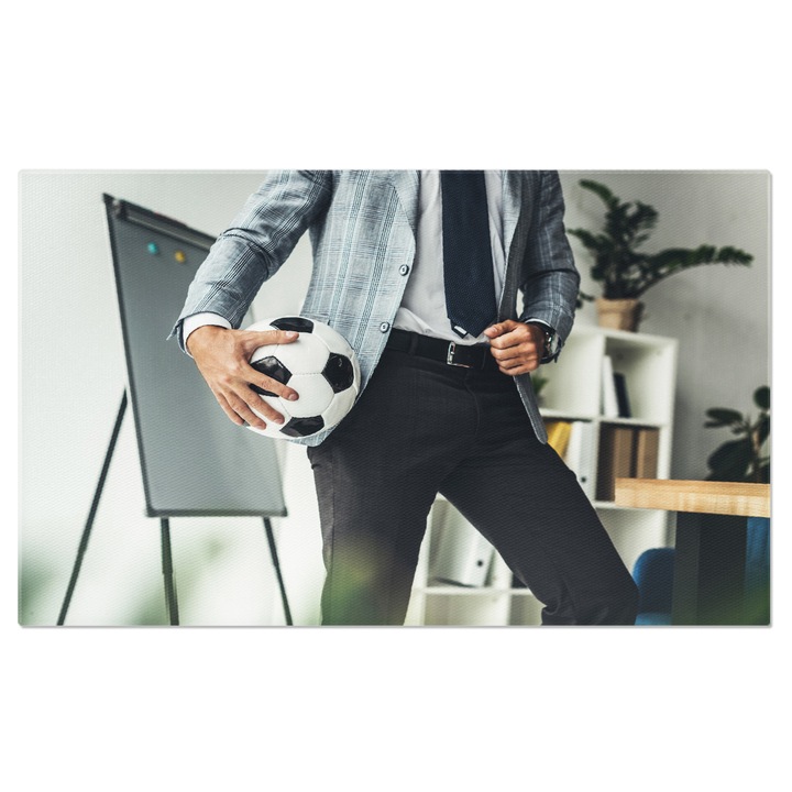 Tablou Canvas - Om de afaceri cu pasiune pentru fotbal, lumea corporatista si sport - lider, fotbal, formal 40x25CM