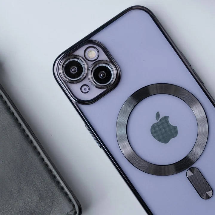 Husa din silicon cu margini metalizate Ultra-Soft, Luxury Magsafe, compatibila cu iPhone 15 Plus / Negru