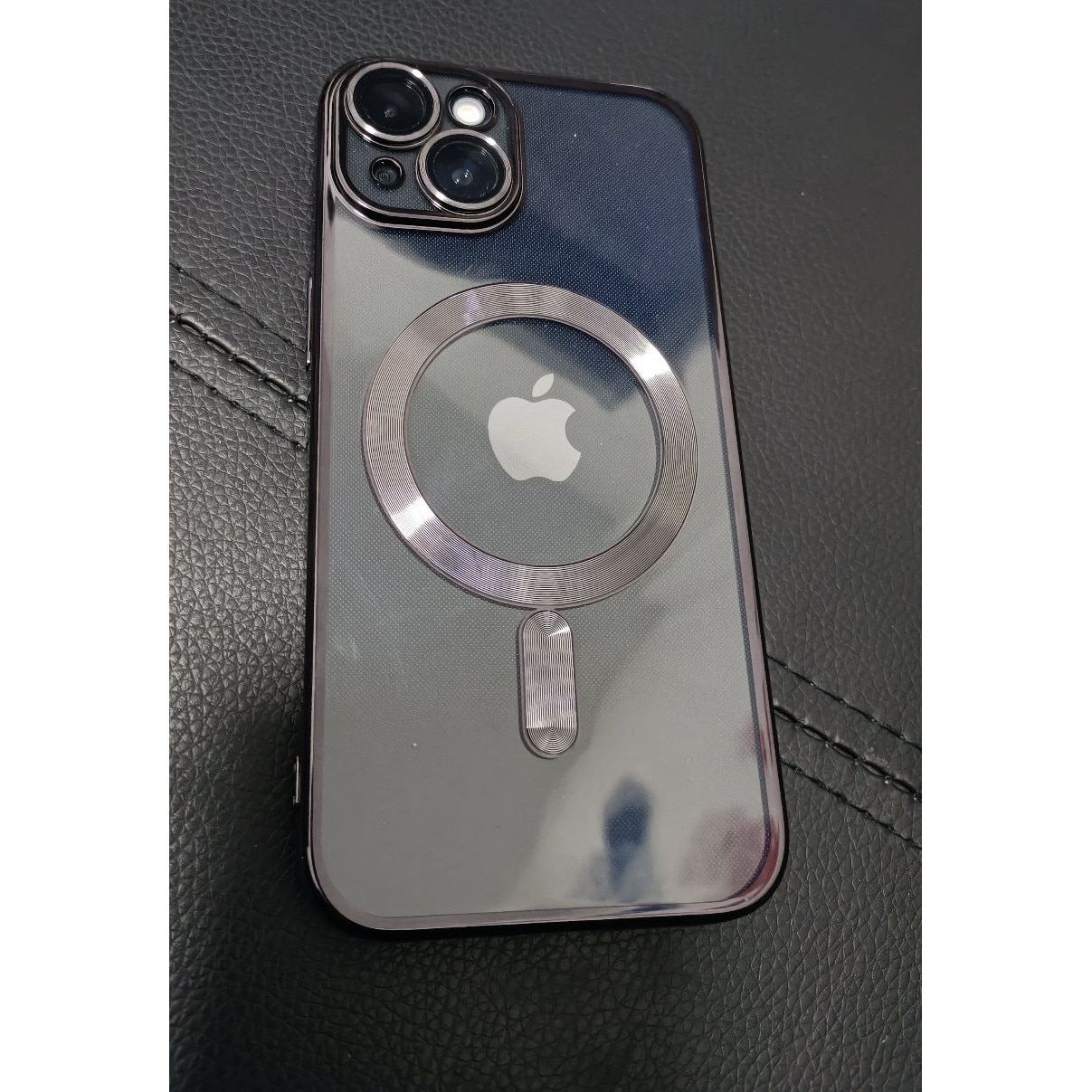 Husa din silicon cu margini metalizate Ultra-Soft, Luxury Magsafe, compatibila cu iPhone 15 Plus / Negru