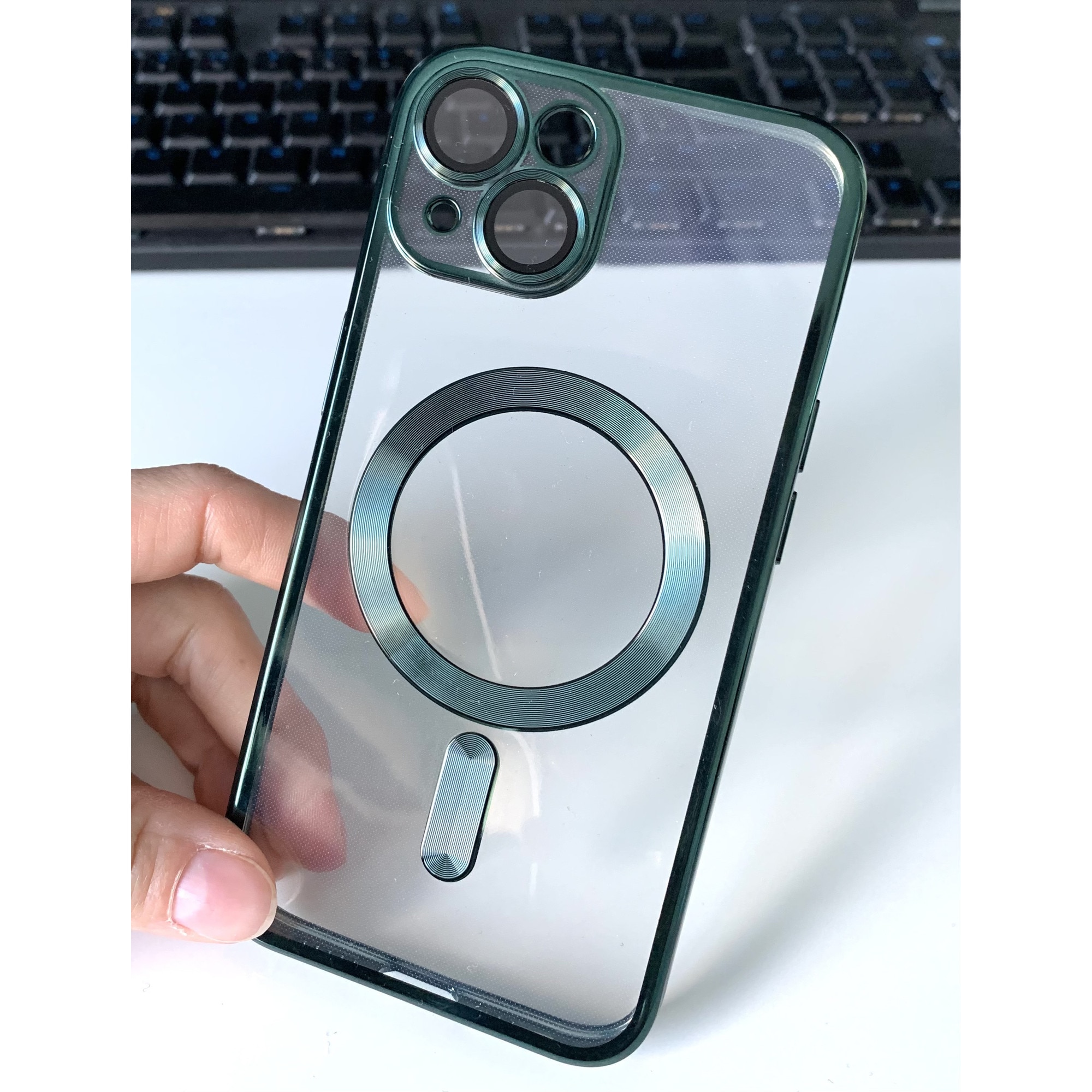 Husa din silicon cu margini metalizate Ultra-Soft, Luxury Magsafe, compatibila cu iPhone 15 / Verde