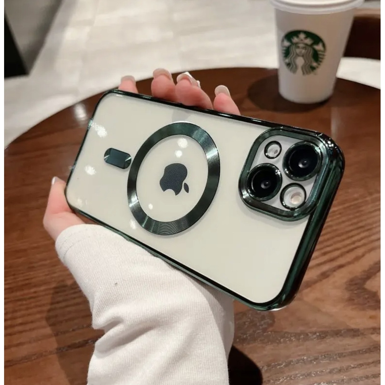 Husa din silicon cu margini metalizate Ultra-Soft, Luxury Magsafe, compatibila cu iPhone 15 / Verde