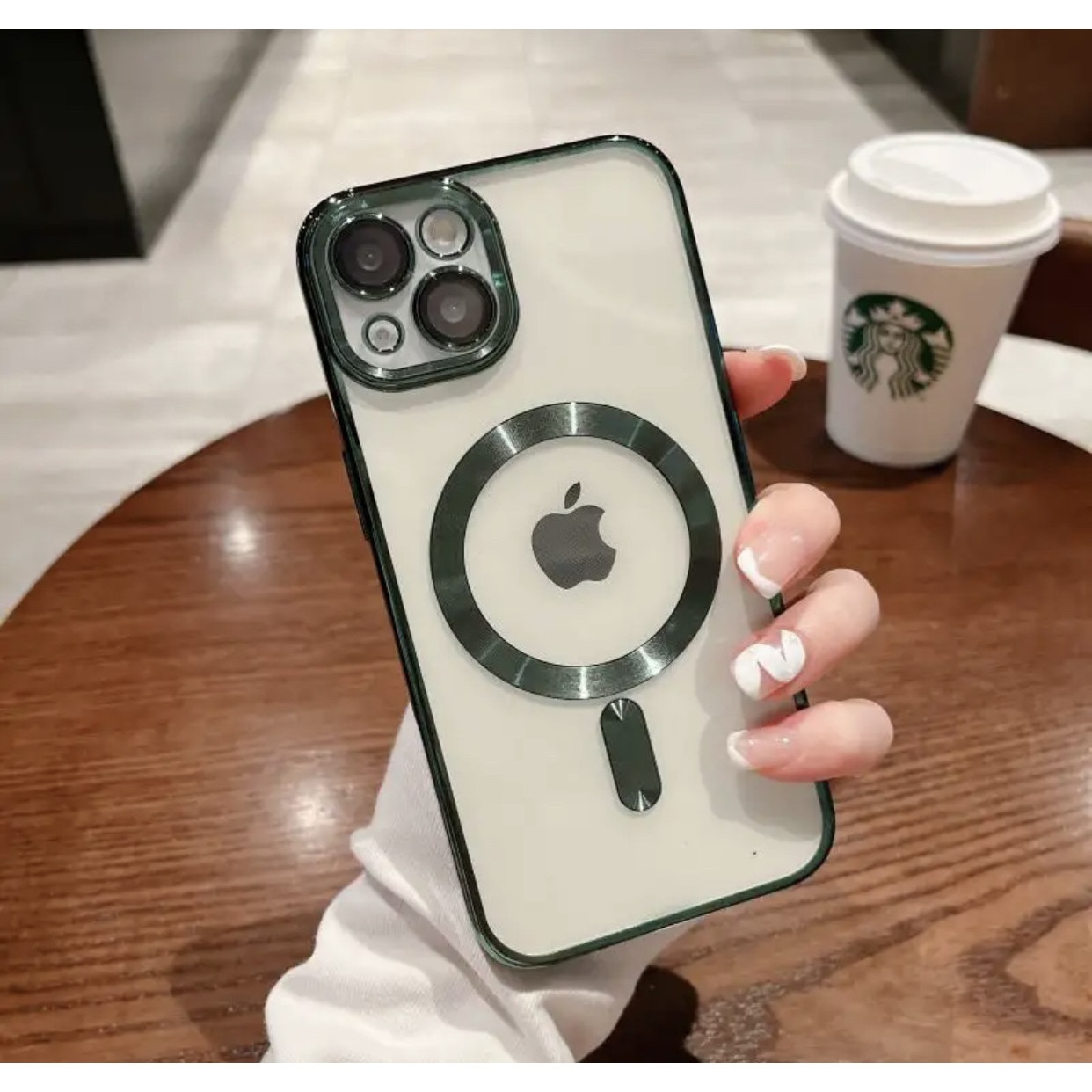 Husa din silicon cu margini metalizate Ultra-Soft, Luxury Magsafe, compatibila cu iPhone 15 / Verde