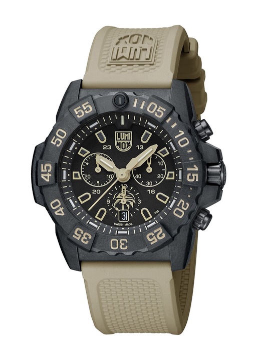 Мъжки часовник, Luminox, Кварц, Водоустойчив, Включена резервна каишка, Карбон/Каучук, Бежов/Черен