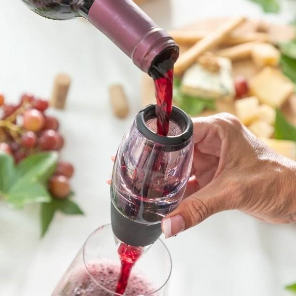 Set decantare vin, include aerator de vin cu filtru, stand si husa de ...
