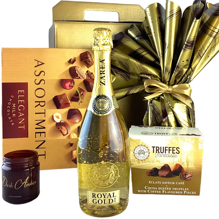 Pachet cadou Zarea Royal Gold, cu spumant cu foite de aur 23K, lumanare parfumata, trufe din ciocolata si alte specialitati dulci pentru ocazii festive, 6 produse