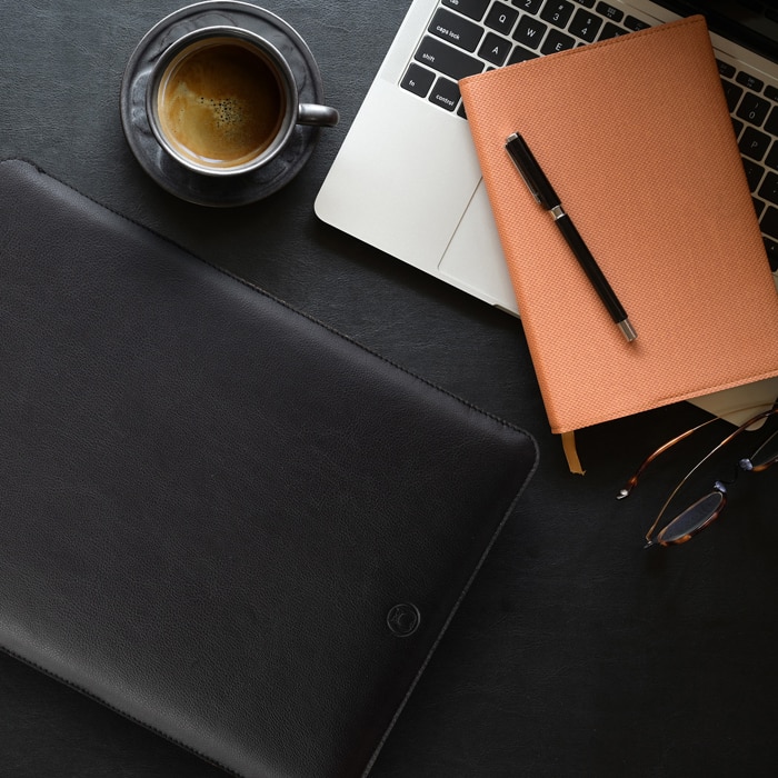 Husa laptop, MacBook PRO 14 inch, piele PU cu lana din fibre naturale, Unika, negru