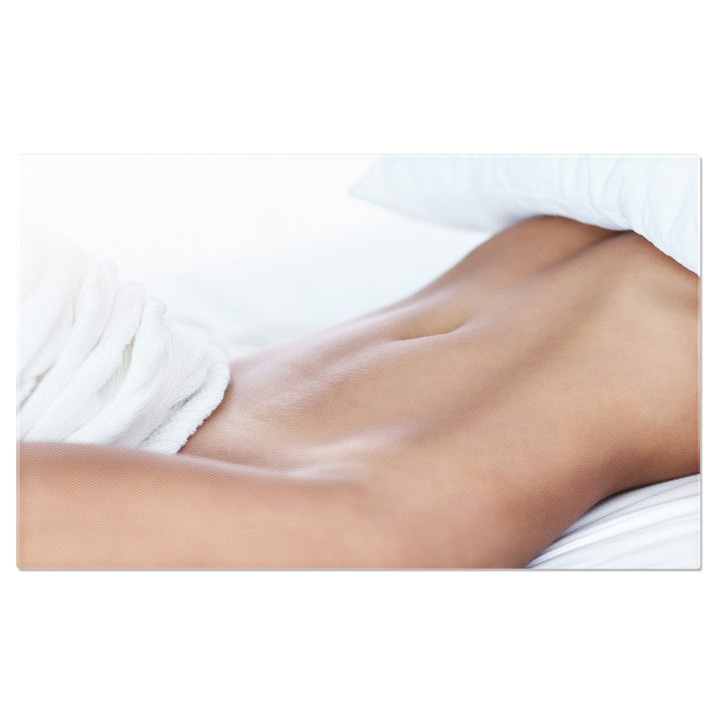 Tablou Canvas - Sensualitate in dormitor: frumusete, tentatie si intimitate 70x50CM