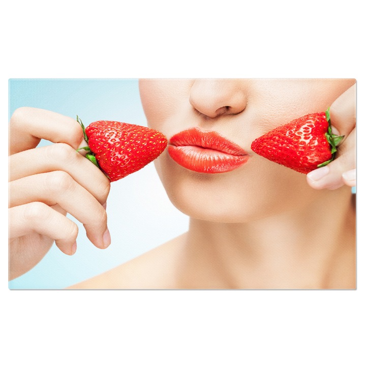 Tablou Canvas - Buze Senzuale cu Fructe Rosii: Fructe Delicioase si Machiaj cu Buze Roscate, Senzualitate si Desfatare Culinara 40x25CM