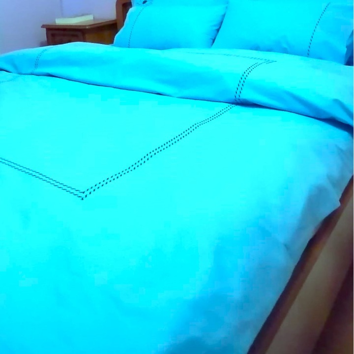 Бродиран ленен комплект за легло 160 x 200 x 40 см, Casa Bucuriei, модел Simple lines, 4 части, тюркоазено синьо, 100% памук, чаршаф с размери 240/280 см и плик за завивка 200/220 см