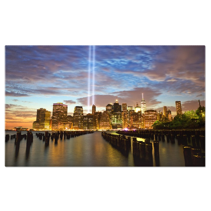 Картина на платно - Възпоменание на 11 септември - Възпоменание и сини светлини в Манхатън 70x50CM