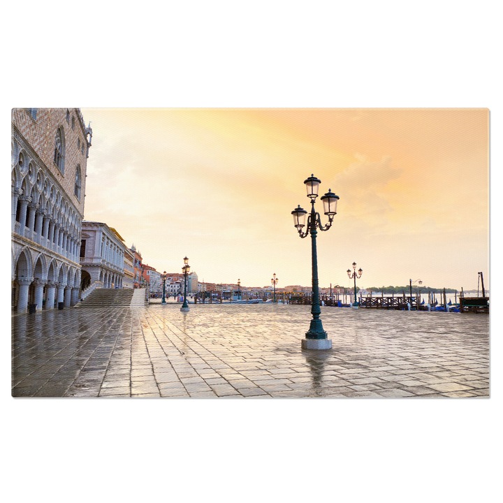 Tablou Canvas cu Imaginea Venetiei la Rasarit - Arhitectura si Gondole in Lumina Diminetii 40x25CM
