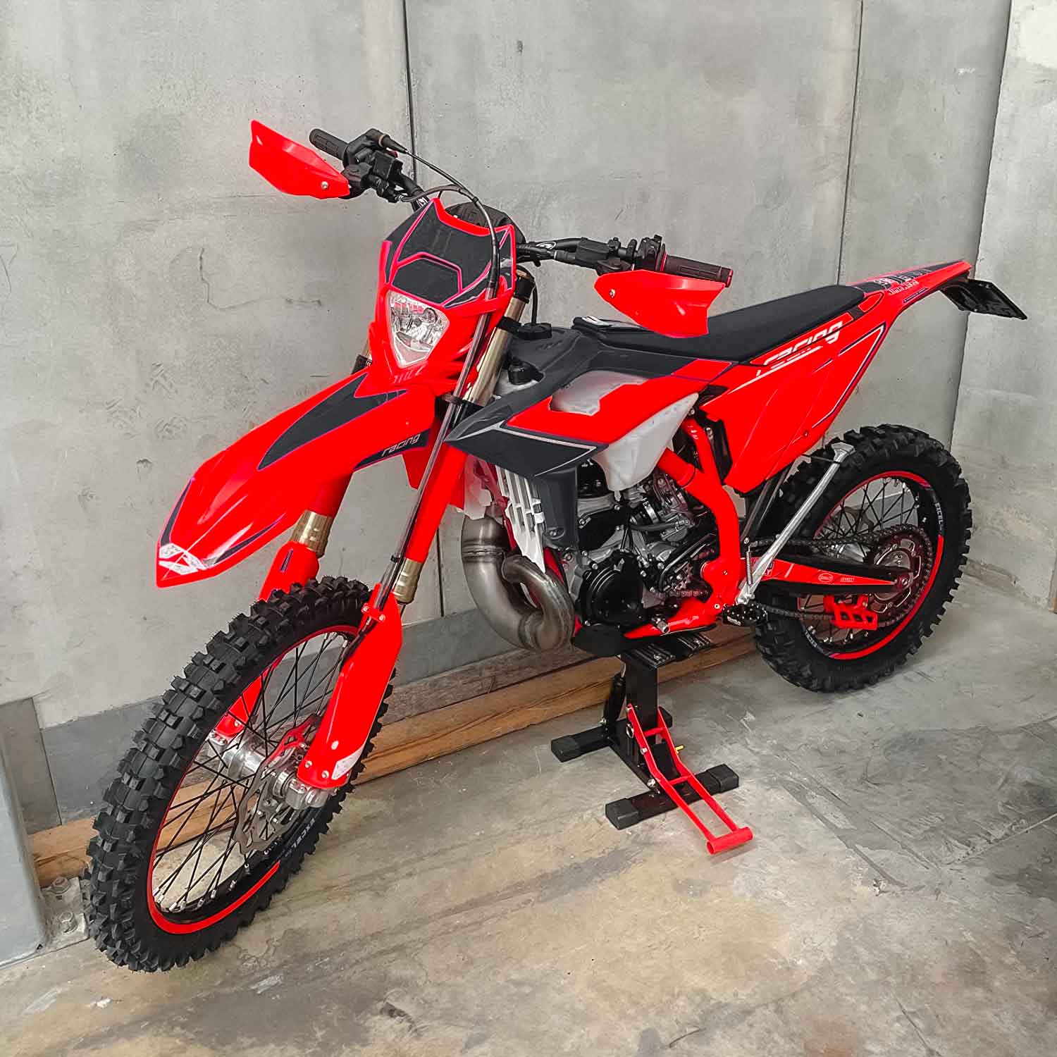 Ponte Sollevatore Moto BOUDECH Rocket 200 - Cric Idraulico Per Trial E Enduro - Carico 200 Kg - Foto 12