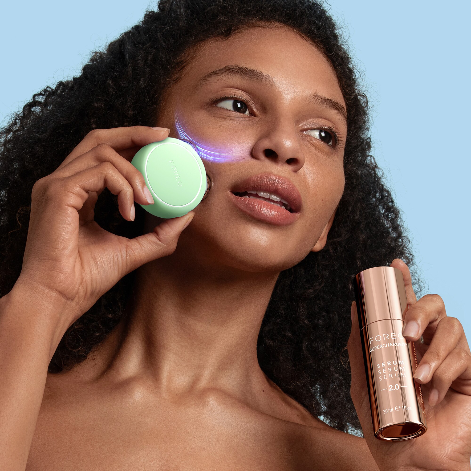 Уред за тонизиране на лице с микротокове FOREO BEAR™ 2 go, компактен и ...