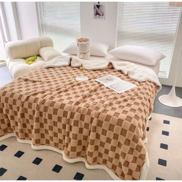 Patura cu blanita pentru pat dublu, Cocolino, model Tabla de Sah, 200x230cm, Bej-Maro