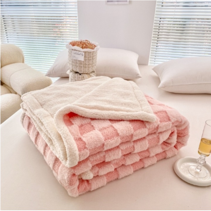 Patura cu blanita pentru pat dublu, Cocolino, model Tabla de Sah, 200x230cm, Corai-Corai Prafuit