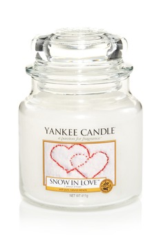 YANKEE CANDLE, Borcan mediu cu lumanare parfumata Snow In Love, Crem YANKEE CANDLE, Borcan mediu cu lumanare parfumata Snow In Love, Crem