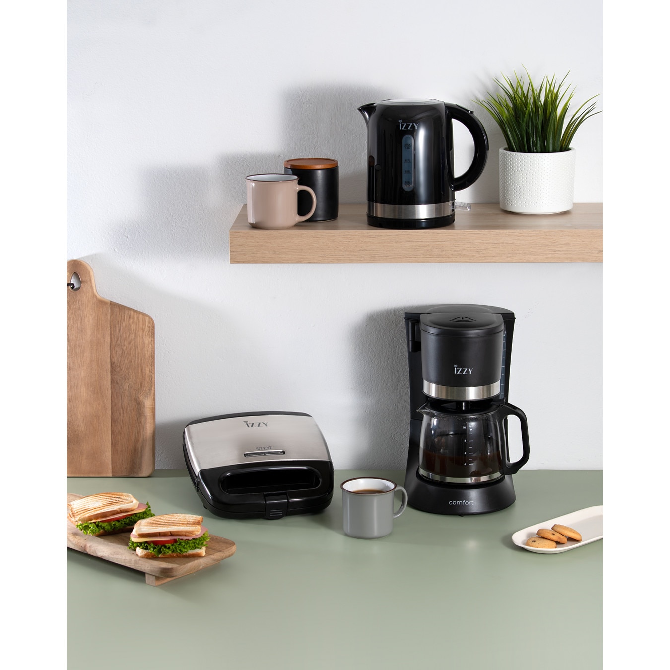 Filtru de cafea Comfort, Izzy, Negru cu detalii inox, 1.25 L, 900 W, negru/inox