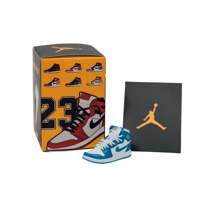 Odorizant masina model 2023 Sneaker Nike Air Jordan 1 High White Hyper Royal Edition, Parfum rezerva cu pipeta 5ml, ABS plastic, Handmade, Aroma New Car