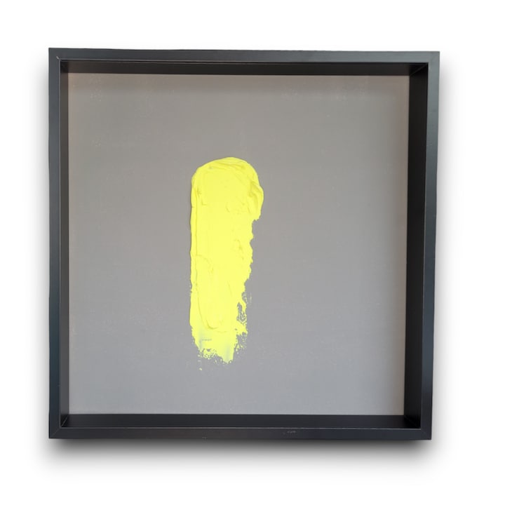 Tablou abstract, pictat manual, Colectia Neon Katy B, panza pe carton cu rama neagra 3D, gri, galben fosforescent, texturat, culori acrilice, 50 x 50 cm