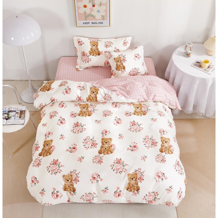 Комплект спално бельо, 4 части, Единично легло, Finet, Чаршаф с ластик 140x200 см, Плик за завивка 155x200 см, 2 калъфки за възглавници 55x75 см и 50x50 см, Бяло/бледо розово, Плюшено мече, Fresh Home115