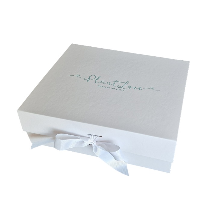 Елегантна подаръчна кутия, с панделка, с надпис iplantlove, 31x26x11 см, Бяла