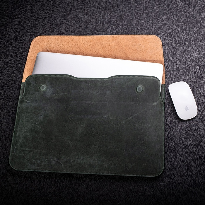 Husa laptop MacBook Air, MacBook PRO 15 inch, lucrata manual, piele naturala cu aspect vintage, verde