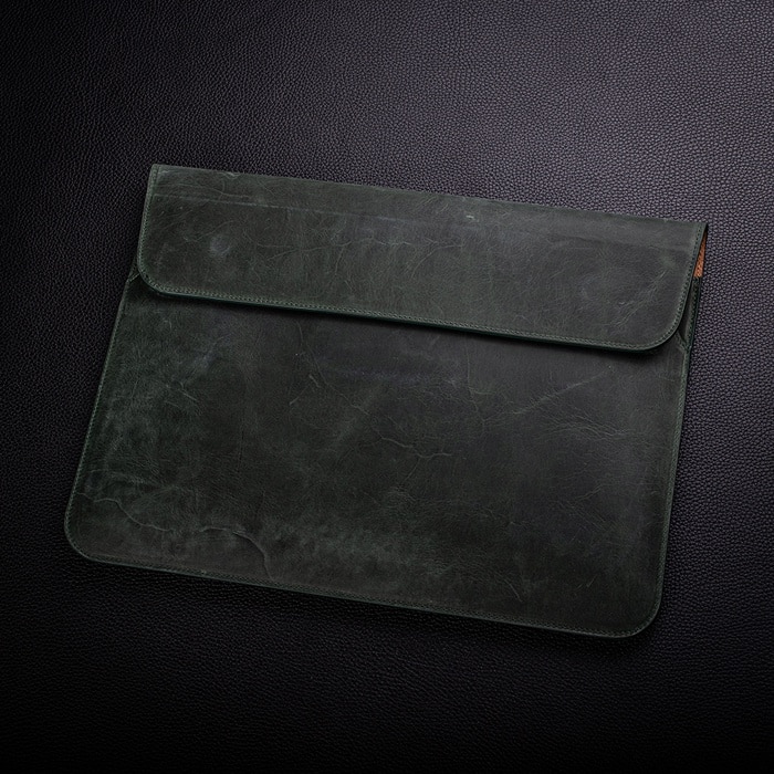 Husa laptop MacBook Air, MacBook PRO 15 inch, lucrata manual, piele naturala cu aspect vintage, verde