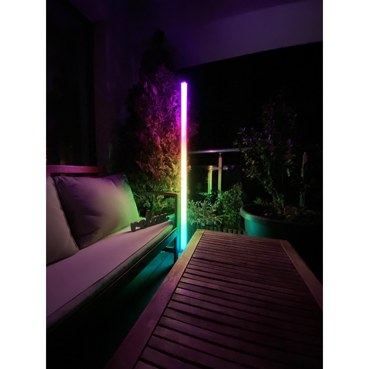 Корпус с динамична RGB NEON LED лента, височина 150 см, околна светлина ...