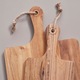 Buscot prémium tálalótálca, Vinga of Sweden, teak fa, fogantyú, könnyen tisztítható, hosszú, barna