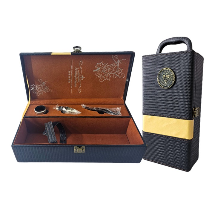 Elegáns tok ökológiai bőrből nyomattal egy palackhoz, fogantyúval és 3 bortartozék készlettel, fekete, bársony