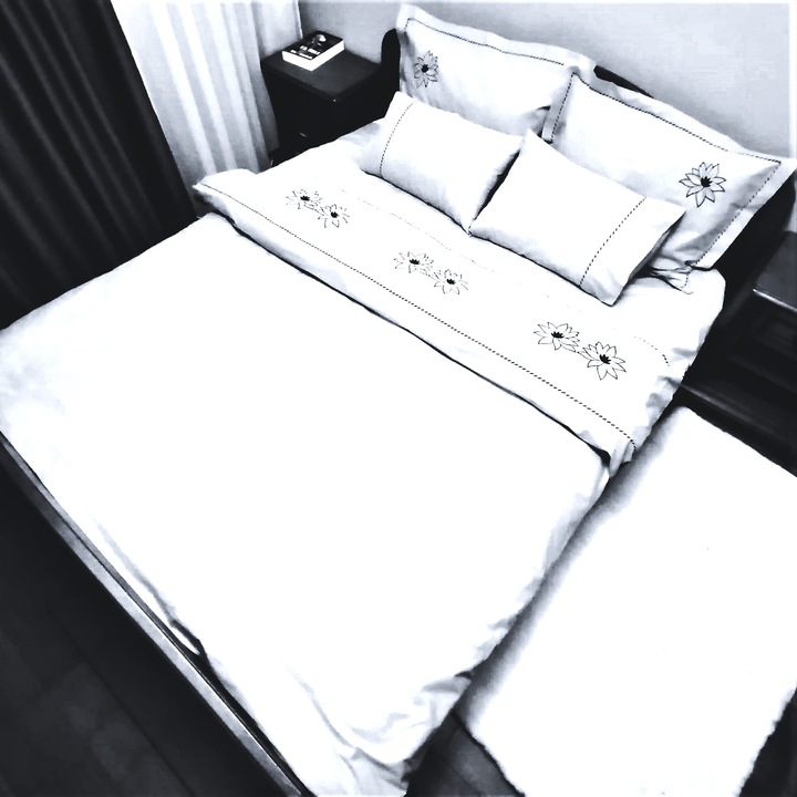 Комплект бродирано спално бельо 140 х 200 х 40 см, Casa Bucuriei, модел Watter Lilly, 4 части, бяло, 100% памук, чаршаф с размери 220/280 см и плик за завивка 180/220 см