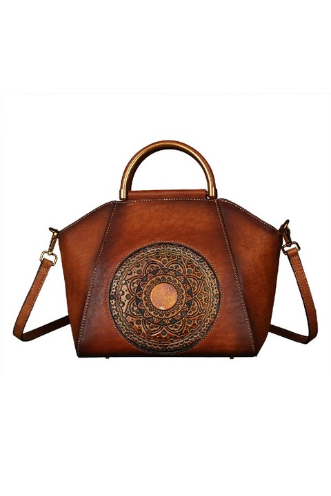 Дамска чанта, Среден Размер, Boutique Deluxe, Естествена Кожа, Релефен Модел, Ефективно Разпределение, Сваляща се и Регулируема Презрамка, Златни Метални Елементи, Кафява