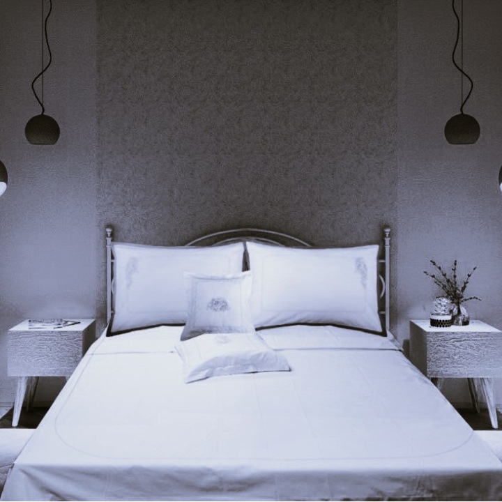 Бродиран комплект спално бельо 140 х 200 см, Casa Bucuriei, модел Design, 4 части, бяло/сиво, 100% памук перкал, размер на чаршафа 220/260 см и плика за завивка 180/220 см