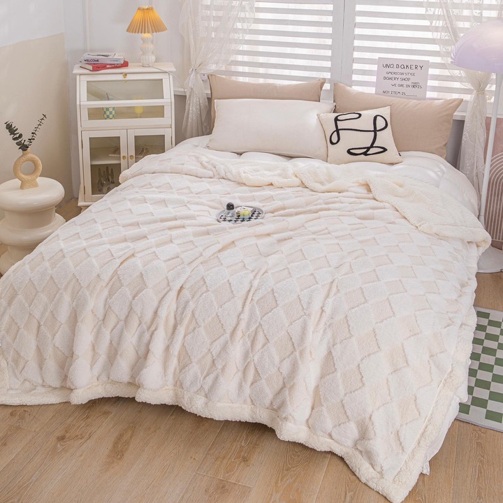 Одеяло Cocolino, JOJO HOME, заешка козина и плюшено кадифе, 200×230 см, бяло
