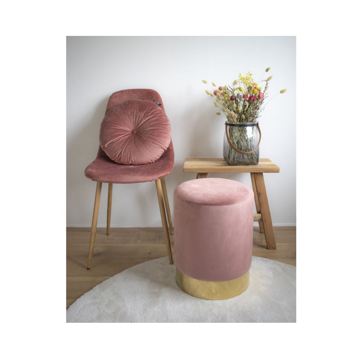 Taburet Roz Taburet roz pal/ auriu din catifea poliester si otel Gamby House Nordic ...