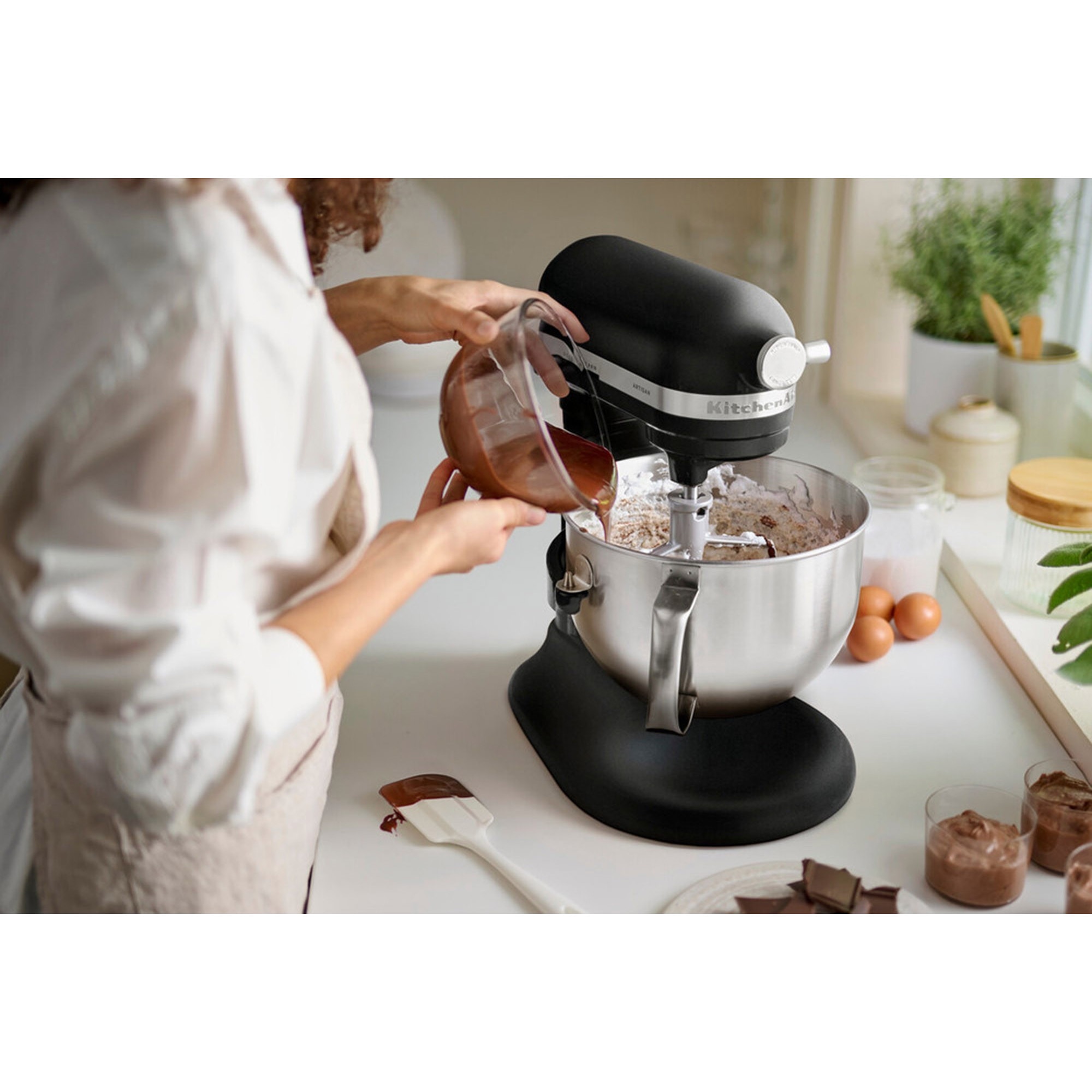 Bowl-lift stand mixer, 6.6L, Model 70, Artisan, Almond Cream