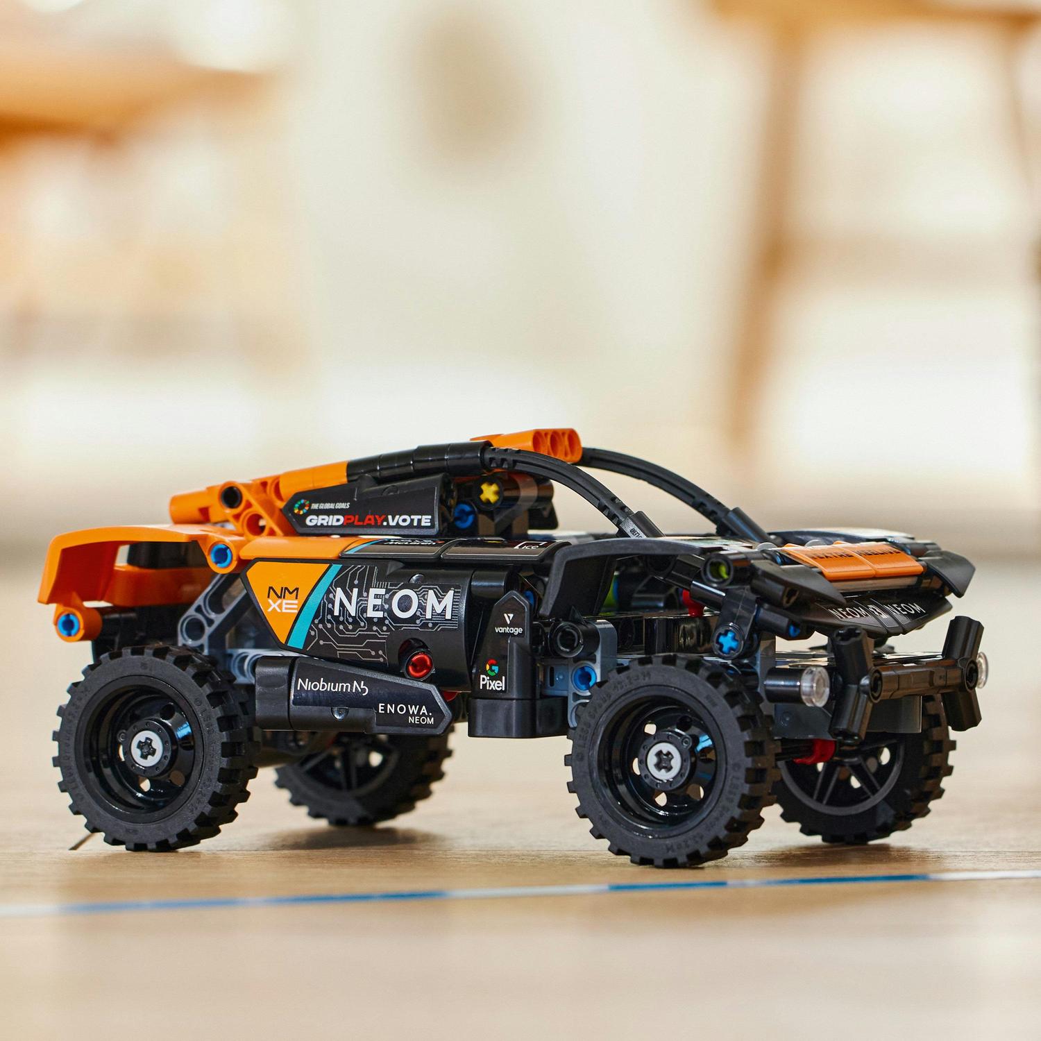 魔法の転(てん) LEGO® Technic - Neom Mclaren extreme e race car 42166, 252 piese