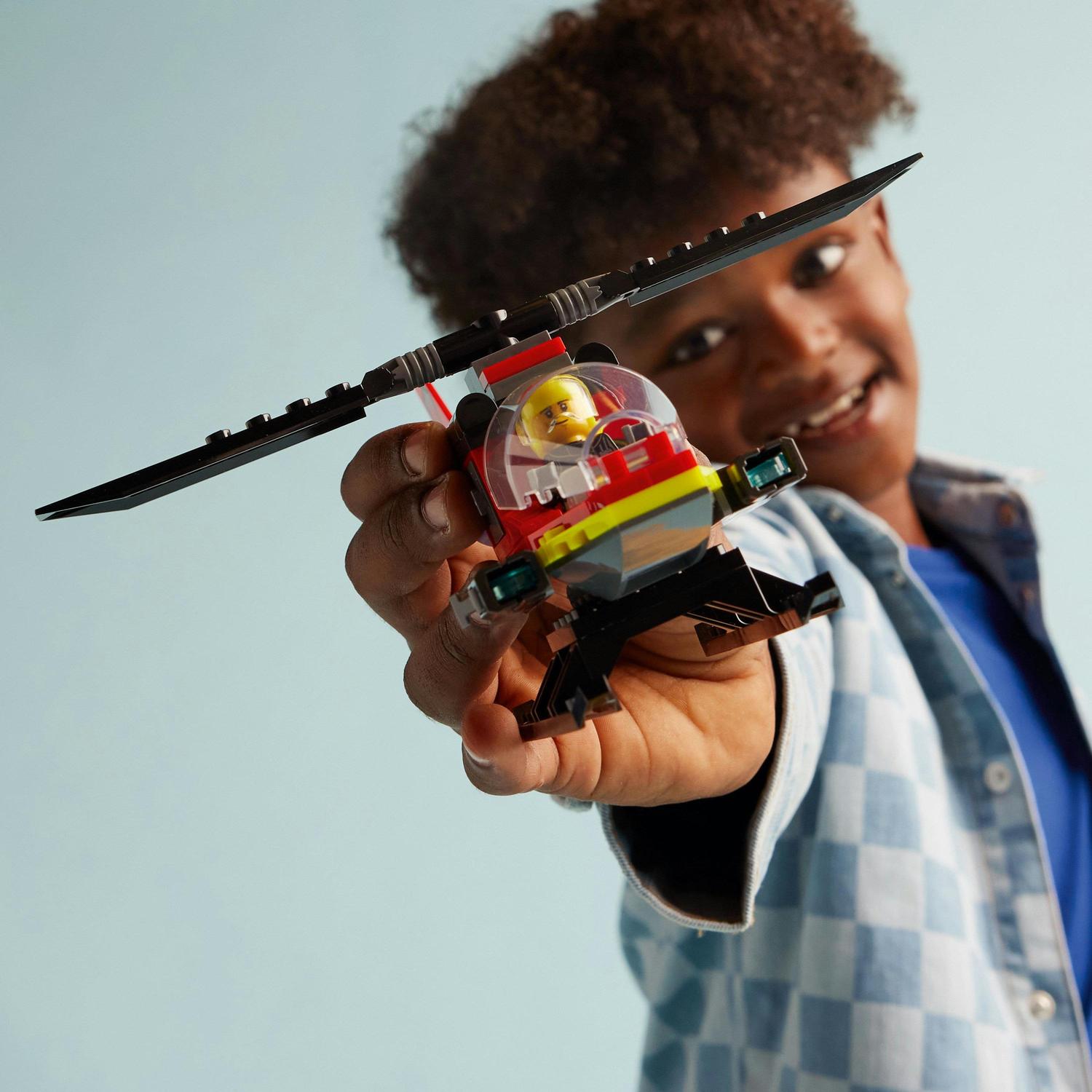 LEGO® City - Пожарен хеликоптер 60411, 85 части - eMAG.bg