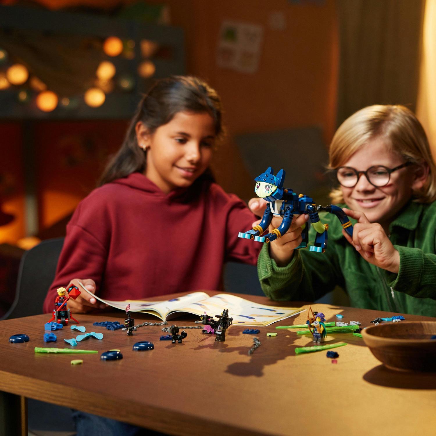 LEGO® DREAMZzz™ - Zoey si pisica-bufnita Zian 71476, 437 piese