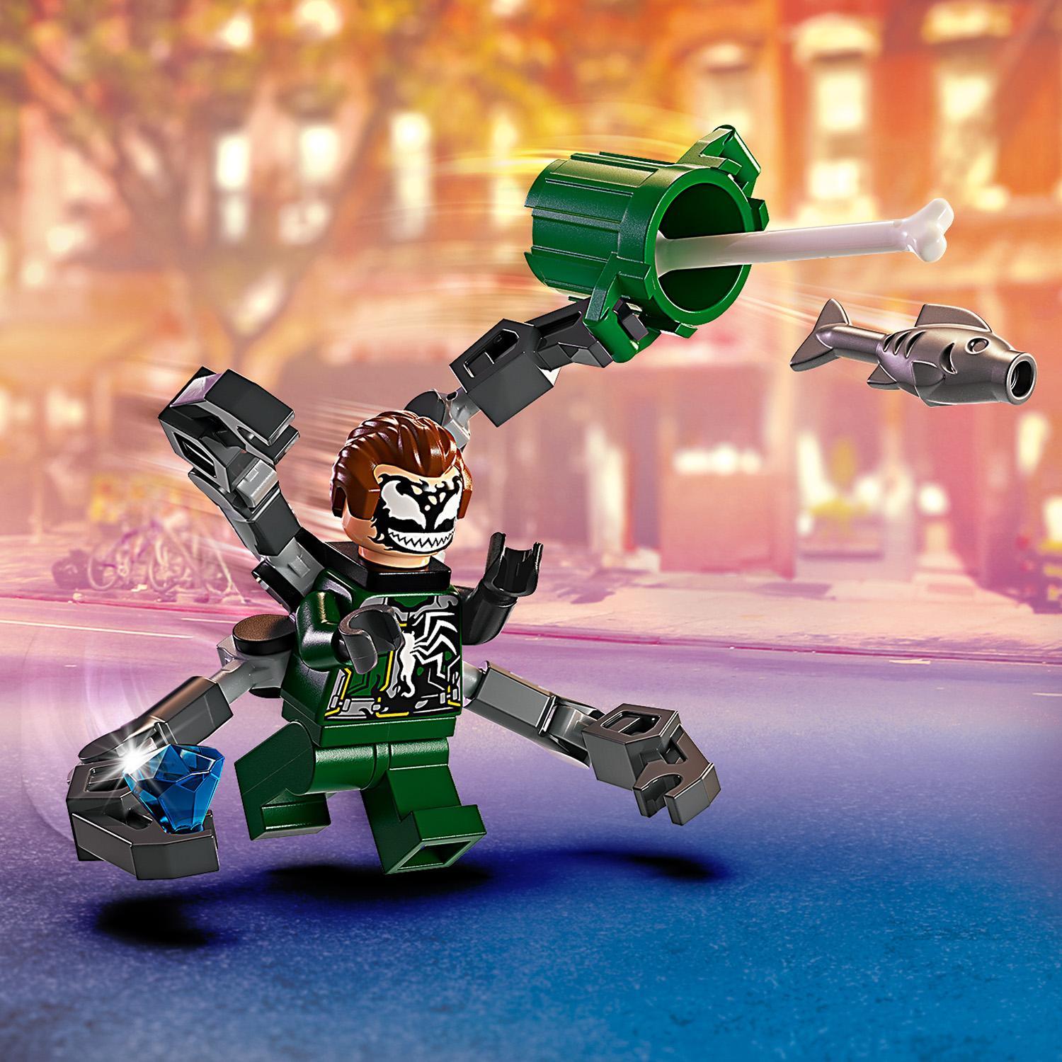 ren Motorcycle Chase: Spider-Man vs. Doc Ock 76275 | Marvel | Buy