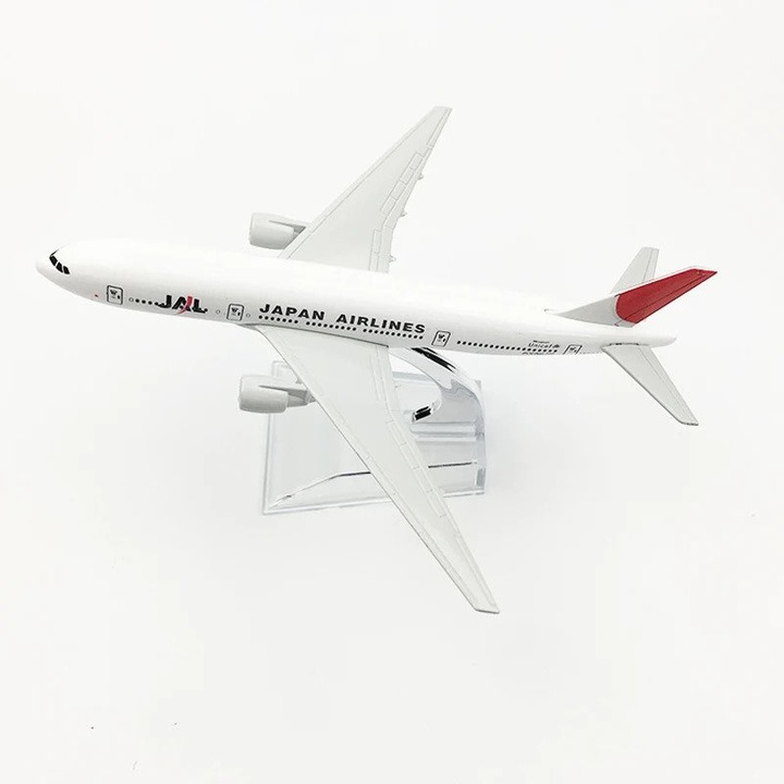 Модел на самолет Japan Airlines Boeing B777, метал, 16 см, мащаб 1:400