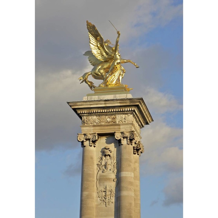 PVC öntapadó tapéta - Aranyszobor Harmadik Sándor hídjáról, 100 x 150 cm