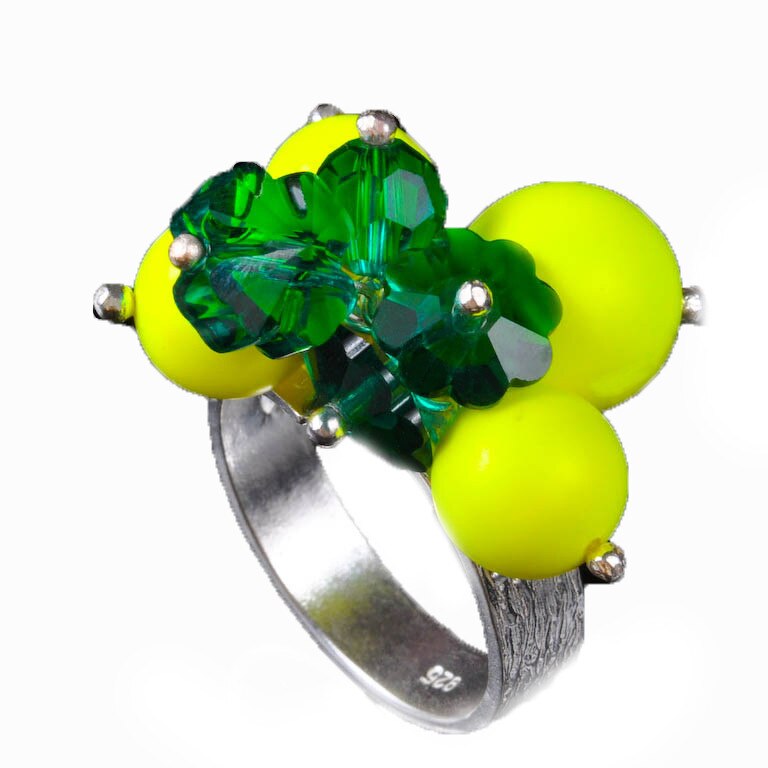 Inel Ravisant perle si cristale verzi