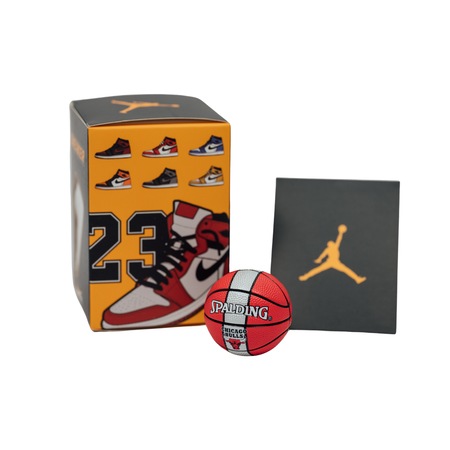 Odorizant masina model 2023 Minge de baschet Nike BBall Chicago Bulls Edition, Parfum cu pipeta 5ml, ABS plastic, Handmade, Aroma Bubble Gum