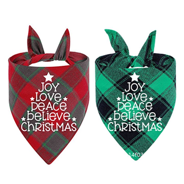 Set 2 baticuri triunghiulare pentru caini cu imprimeu de Craciun, design clasic in carouri, 63x42x42cm, multicolor