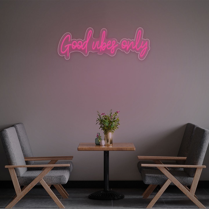 Неонов LED светлинен знак Само добри вибрации, магента, 125x42x0,8 см