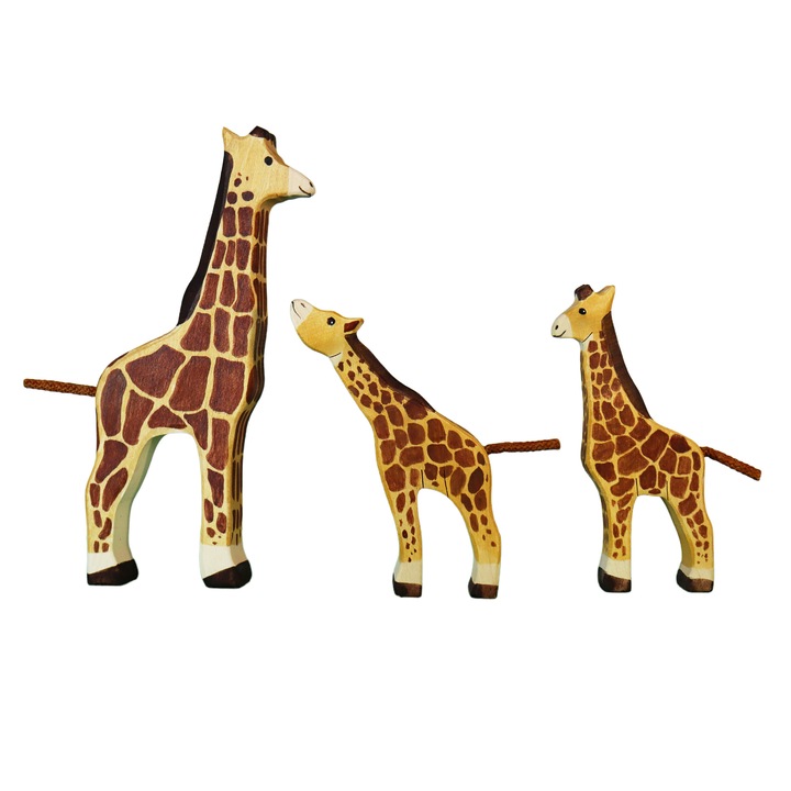 Set 3 Jucarii din Lemn Ecologice, Familie de Girafe