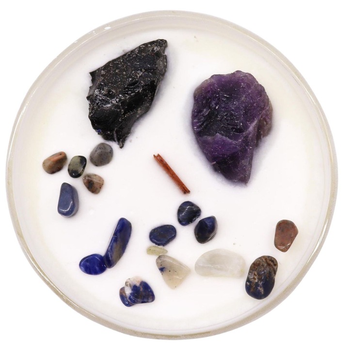 Свещ Solar Plexus Chakra от соев восък, със скъпоценни камъни и дървен фитил